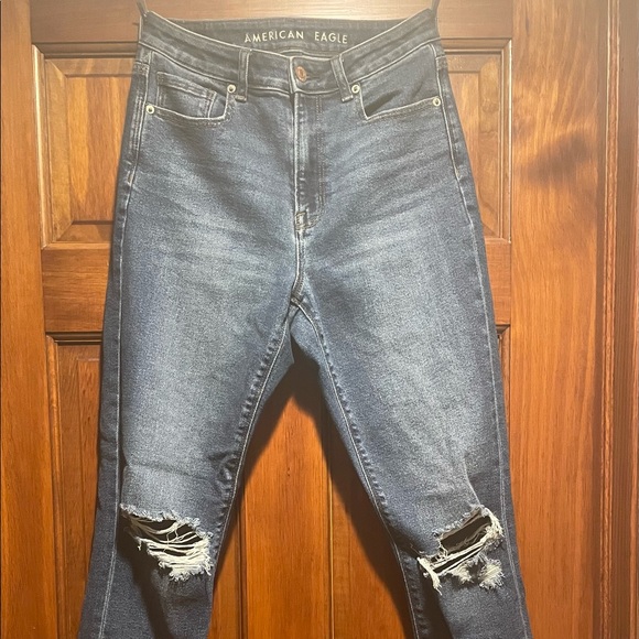 American Eagle High Rise Distressed Mom Jeans - 2 - Picture 16 of 16